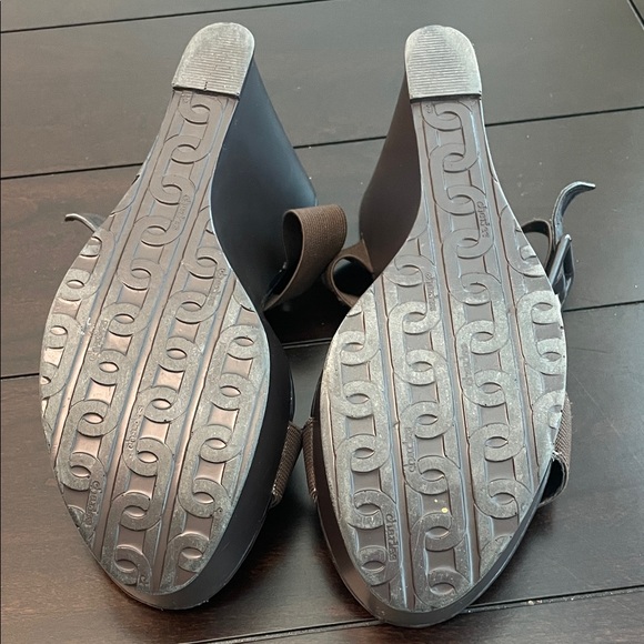 Charles By Charles David Brown Wedge Sandals - Picture 8 of 10